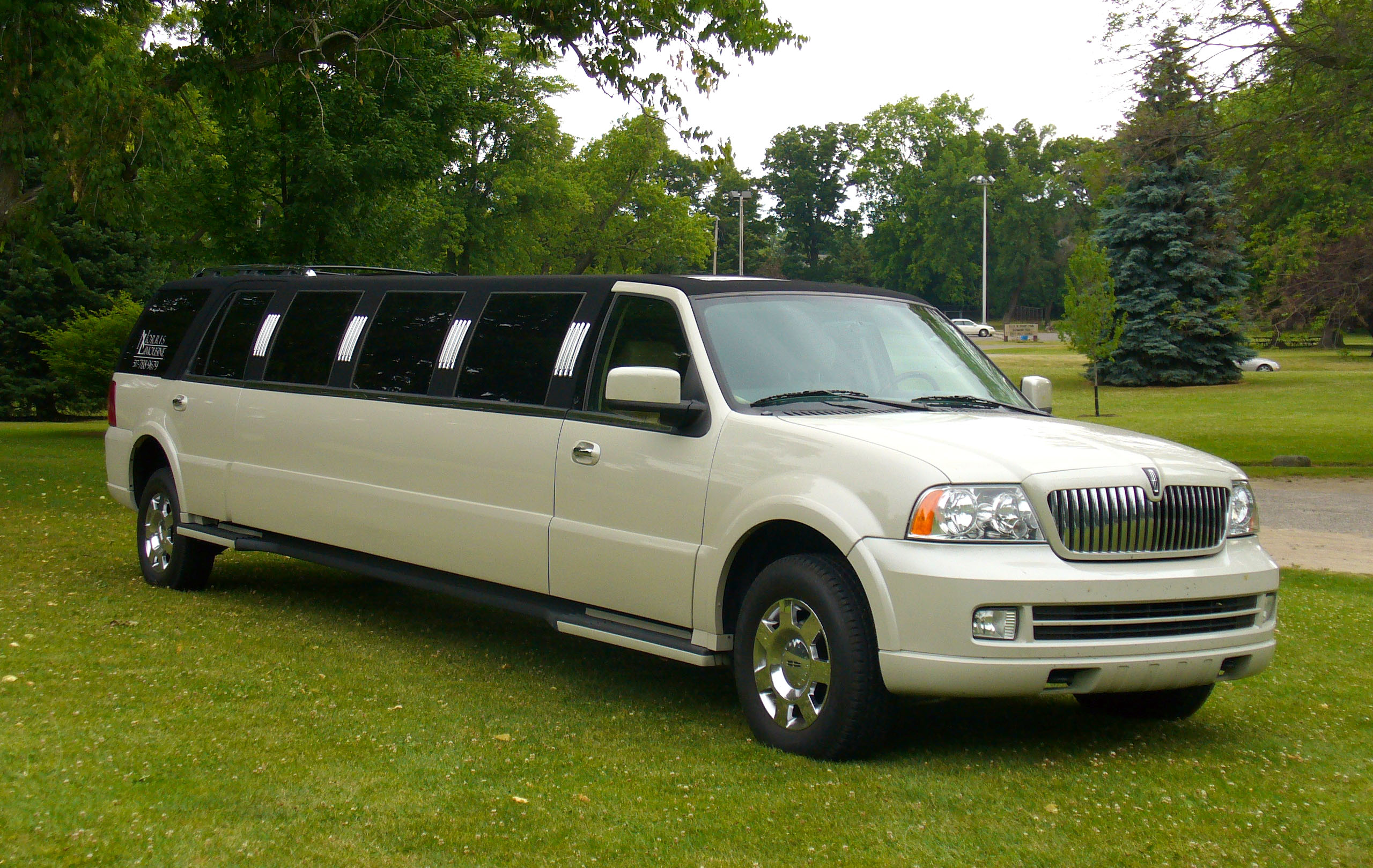 Navigator Limo